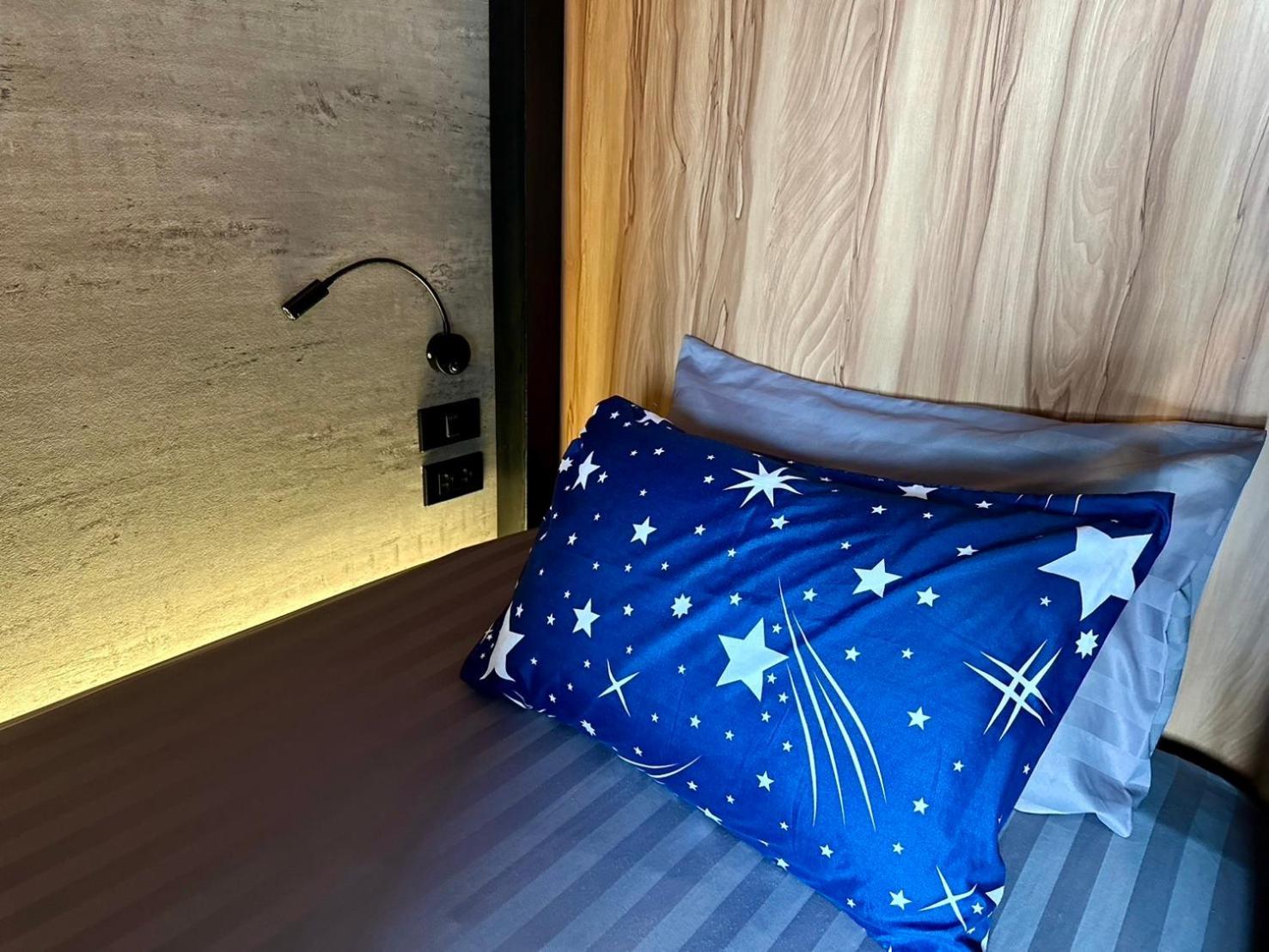 Niece Hostel Phuket - Sha Extra Plus Esterno foto