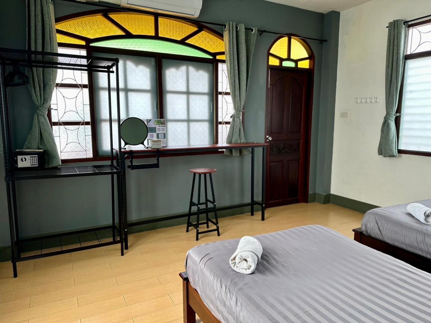 Niece Hostel Phuket - Sha Extra Plus Esterno foto