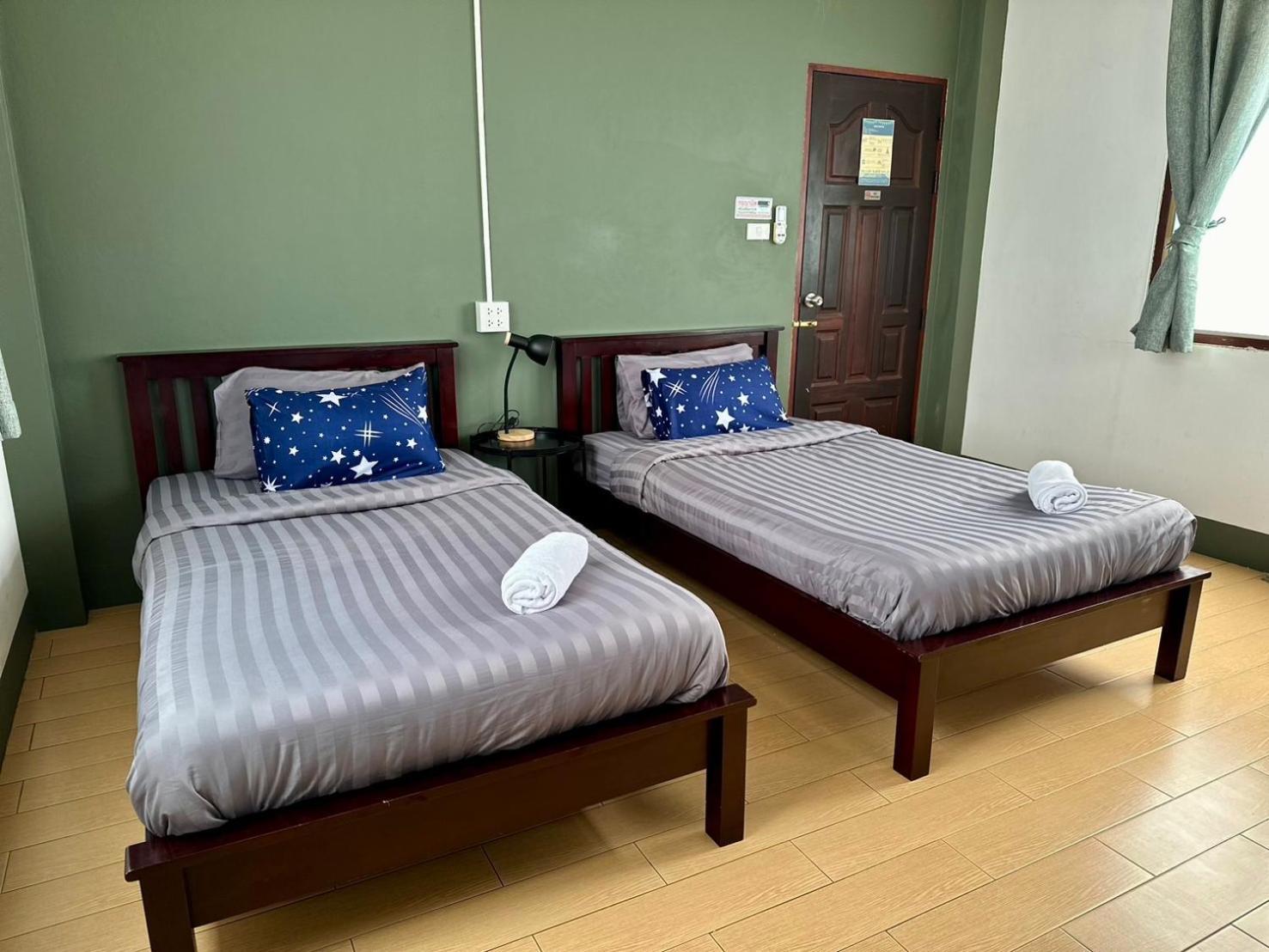 Niece Hostel Phuket - Sha Extra Plus Esterno foto