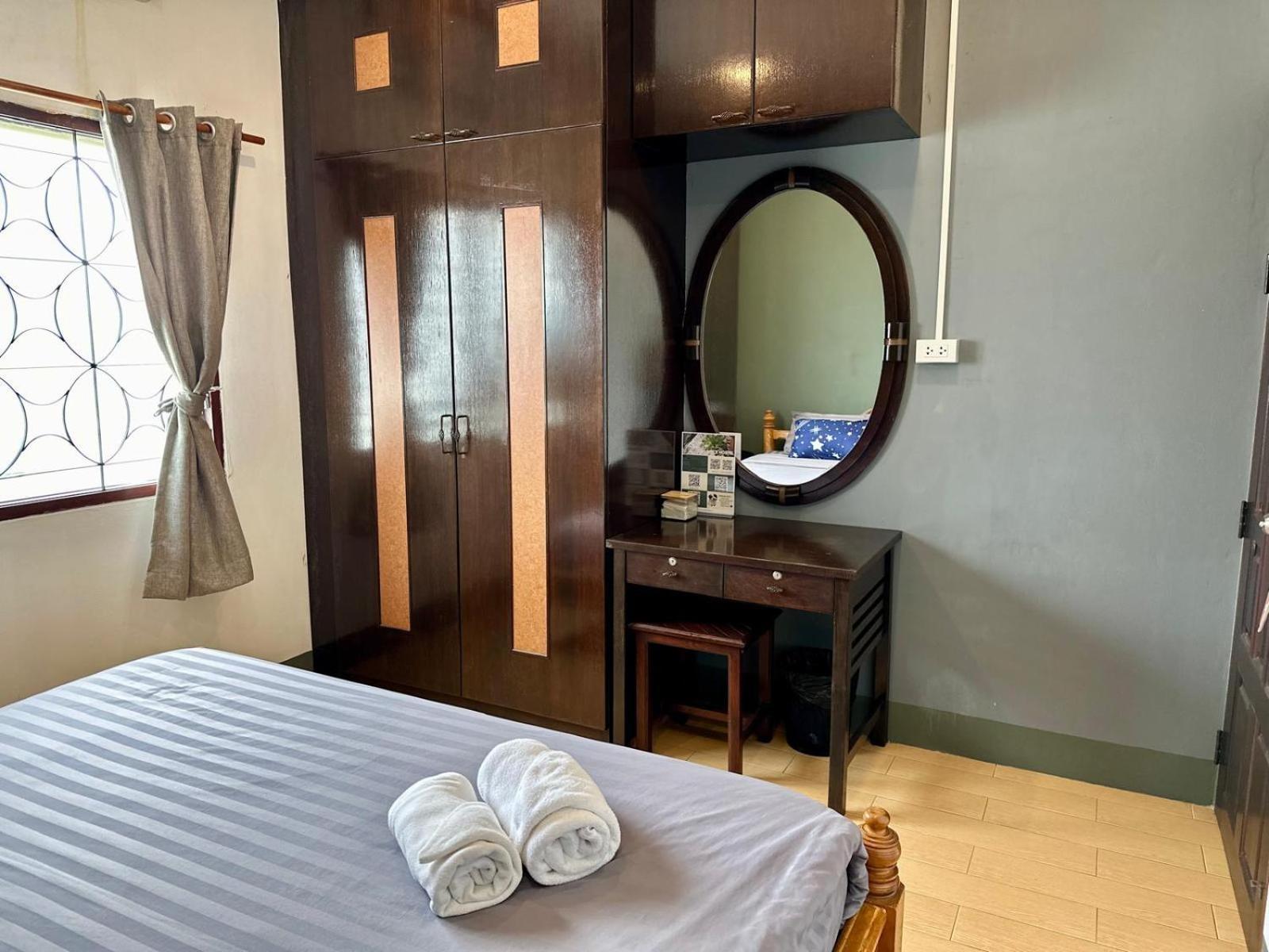 Niece Hostel Phuket - Sha Extra Plus Esterno foto