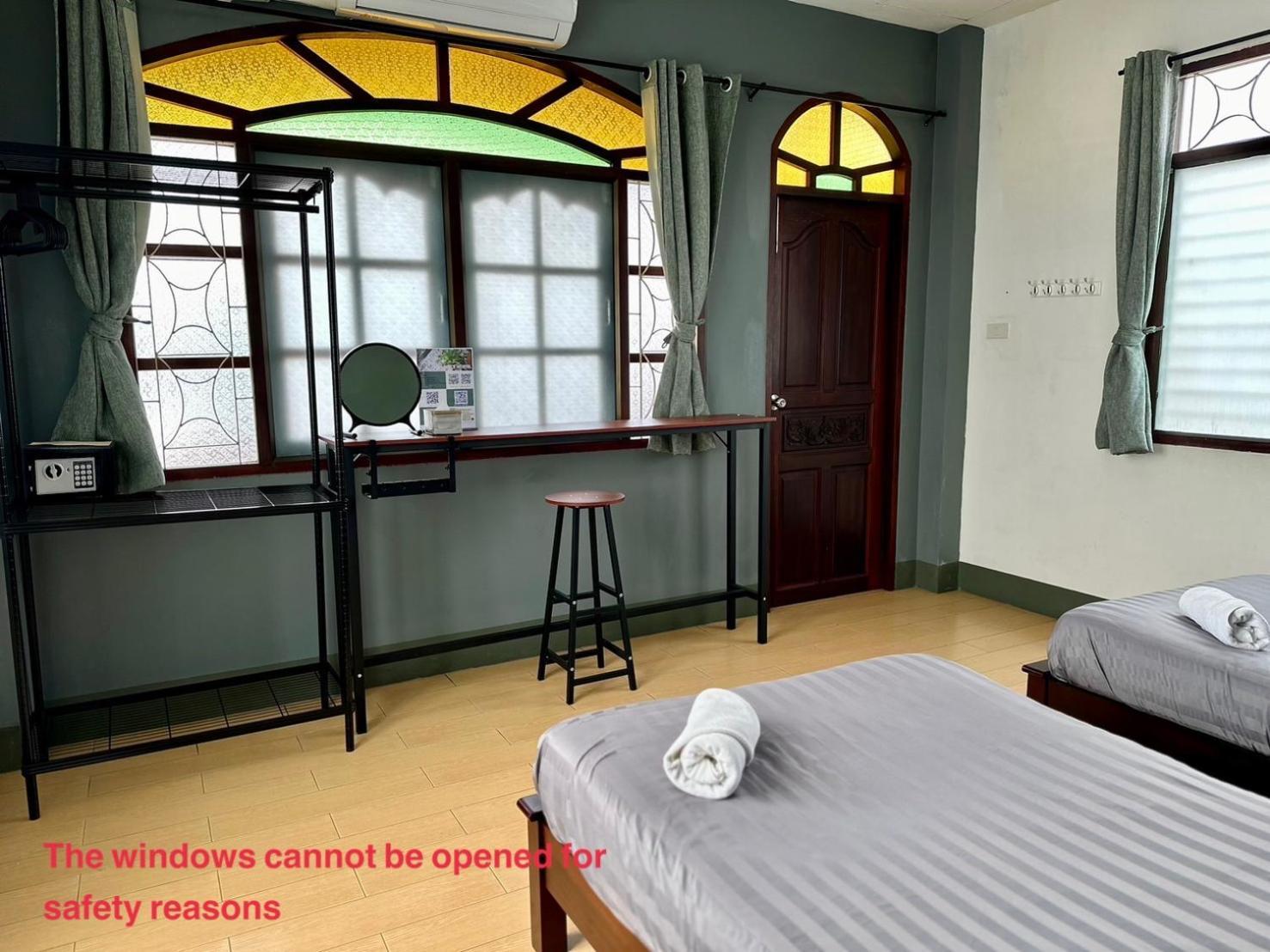 Niece Hostel Phuket - Sha Extra Plus Esterno foto